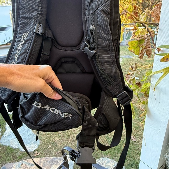 Dakine Black Pro Men's Backpack - Picture 6 of 6